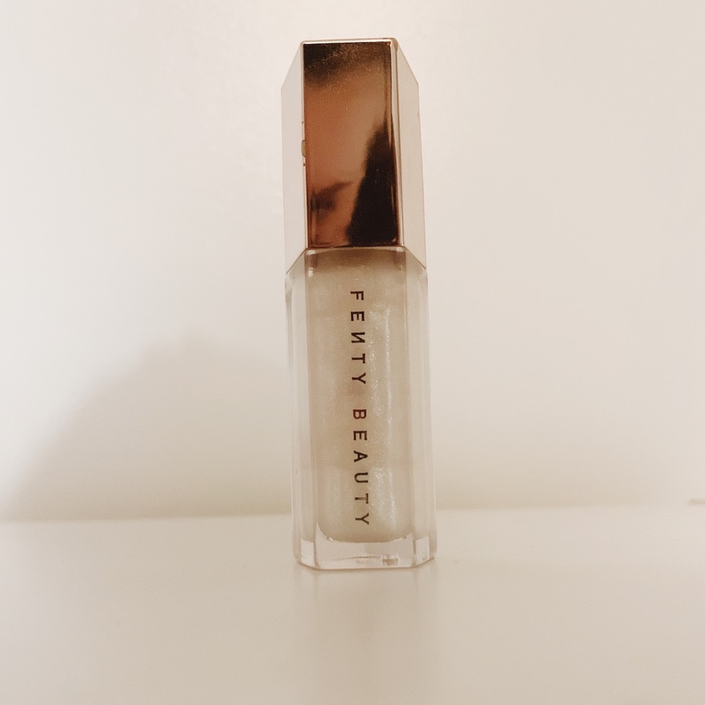 Fenty Beauty gloss bomb in diamond milk